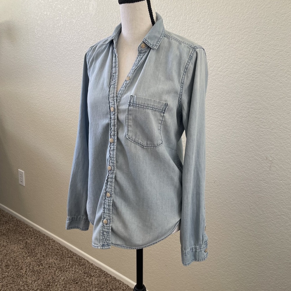 Abercrombie & Fitch Lightweight Blue Denim Button Up Women's Shirt Size S Y2K